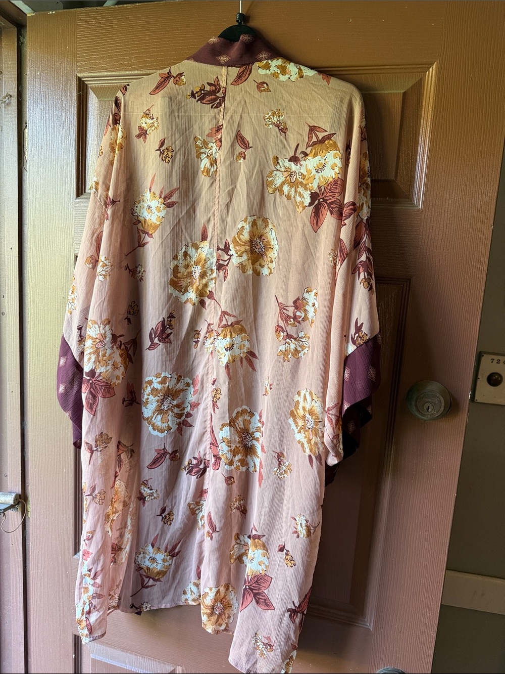 Floral Satin Kimono Duster in Blush and Burgundy - Picture 4 of 4